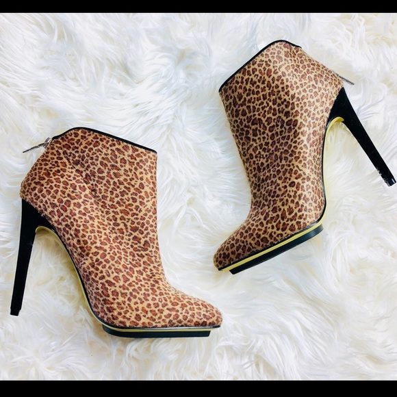 MICHAEL ANTONIO LEOPARD ANKLE BOOTS♥️ - Picture 1 of 4
